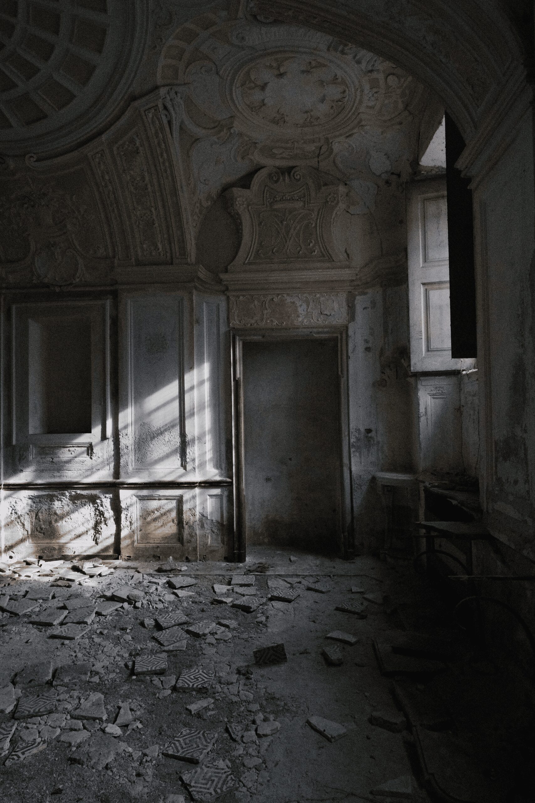 Urban exploration was the theme of this photo story, The Secret in the URBEX.